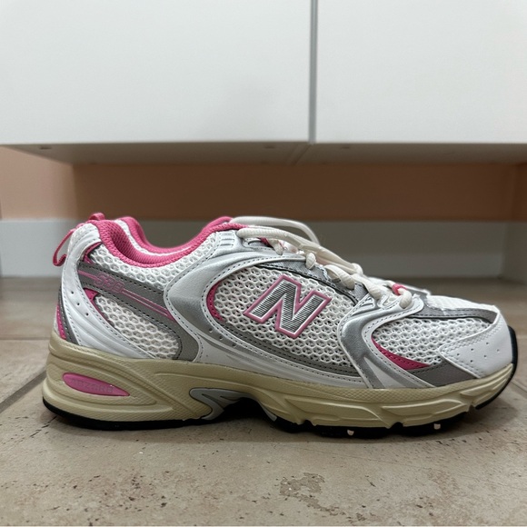 new balance 530 - brand new, never worn - pink and white - M6.5 EU39.5 - Picture 1 of 6
